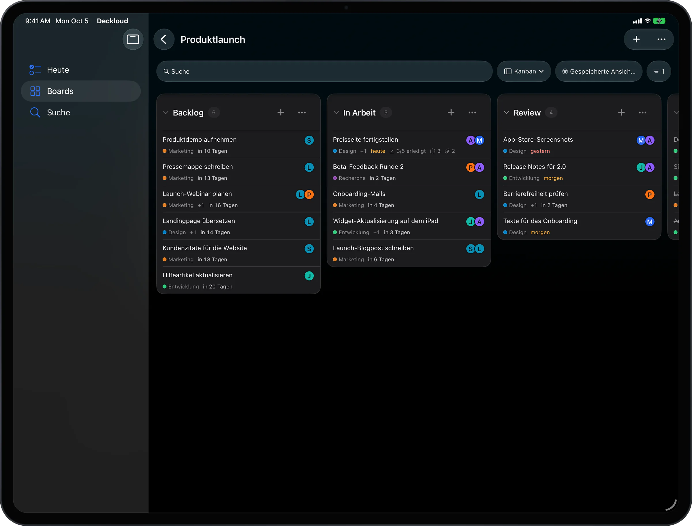 Deckloud auf dem iPad mit den Sektionen eines Nextcloud-Deck-Boards als Kanban-Spalten nebeneinander