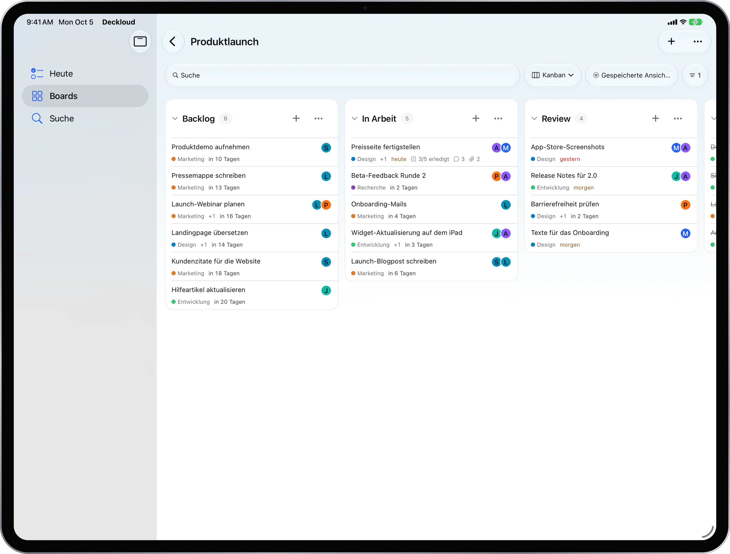 Deckloud auf dem iPad mit den Sektionen eines Nextcloud-Deck-Boards als Kanban-Spalten nebeneinander